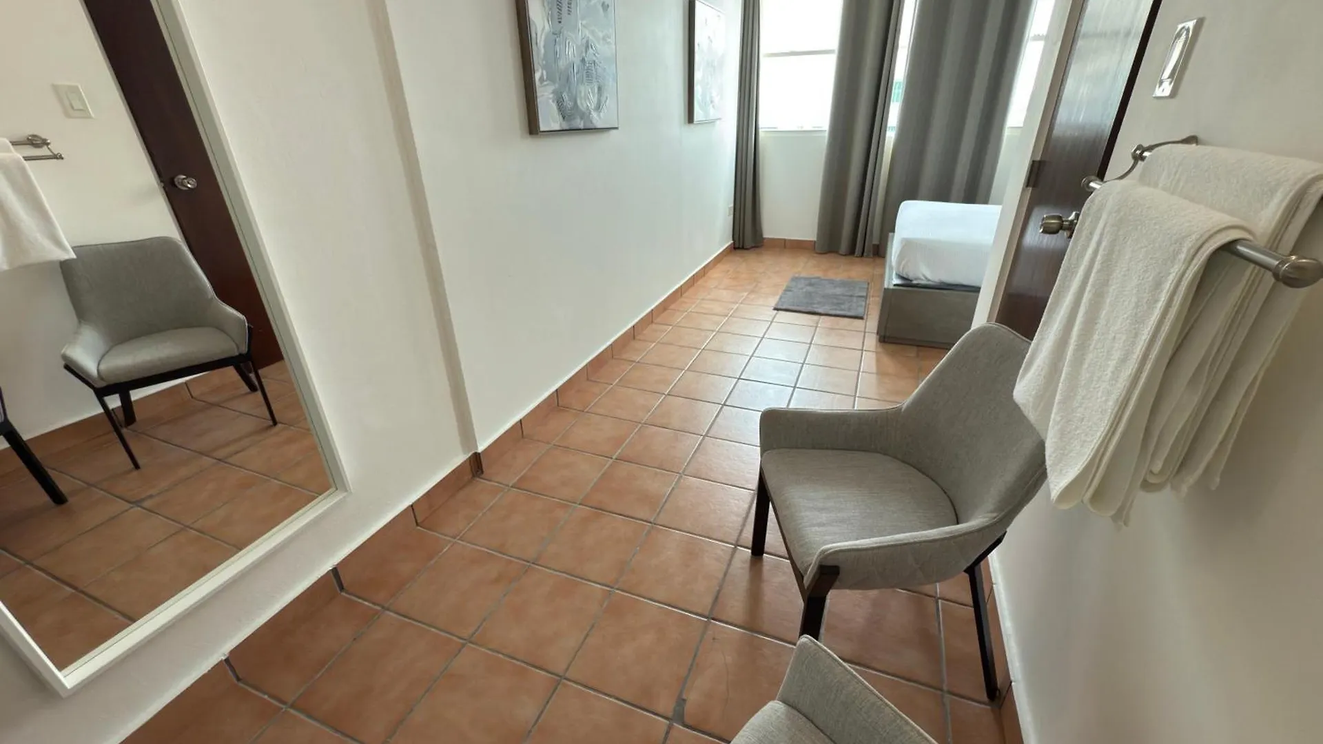דירה סן חואן 3 Bed 1 Bath 1 Park Plaza Universidad 2000