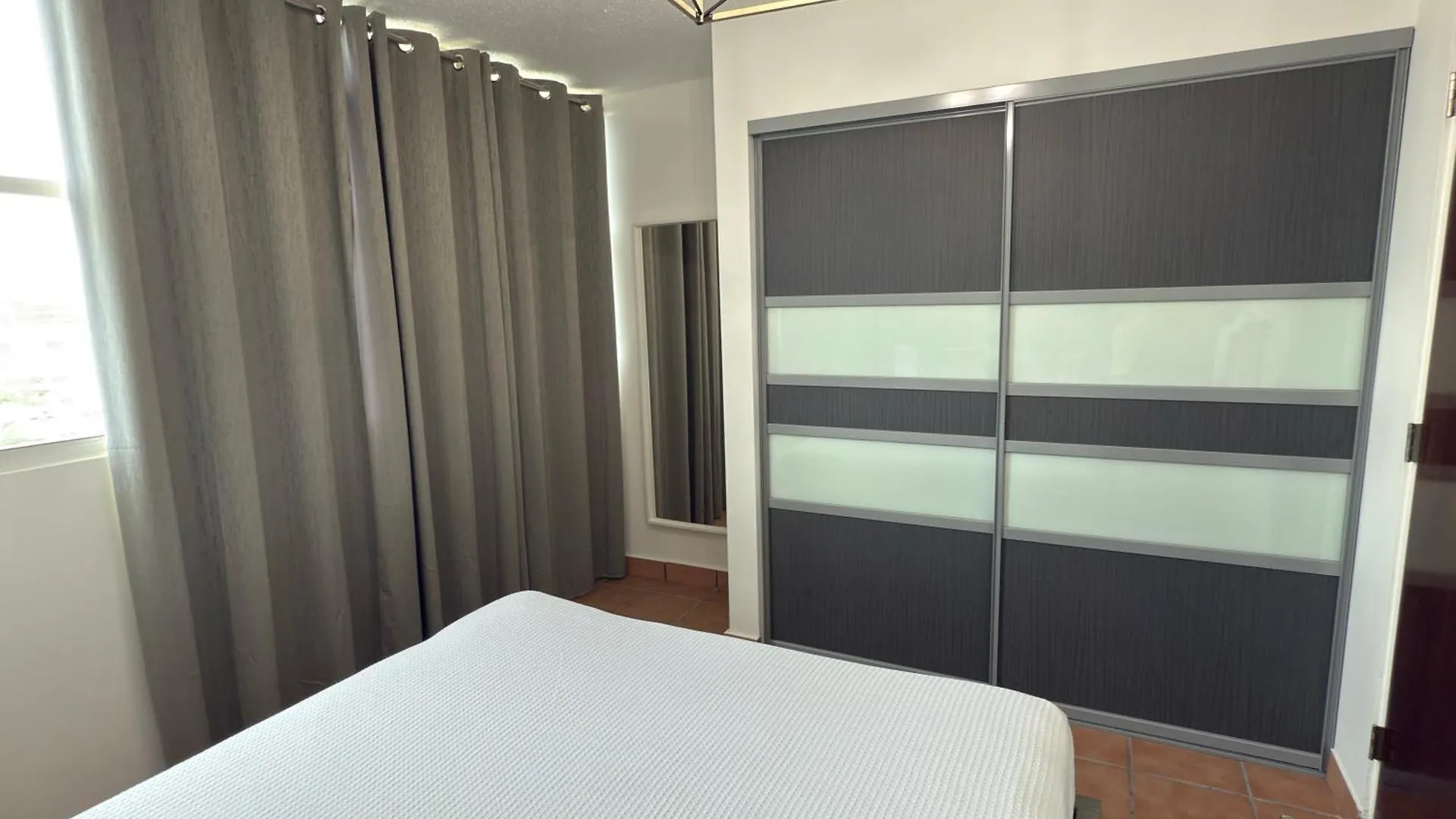 סן חואן 3 Bed 1 Bath 1 Park Plaza Universidad 2000 פוארטו ריקו