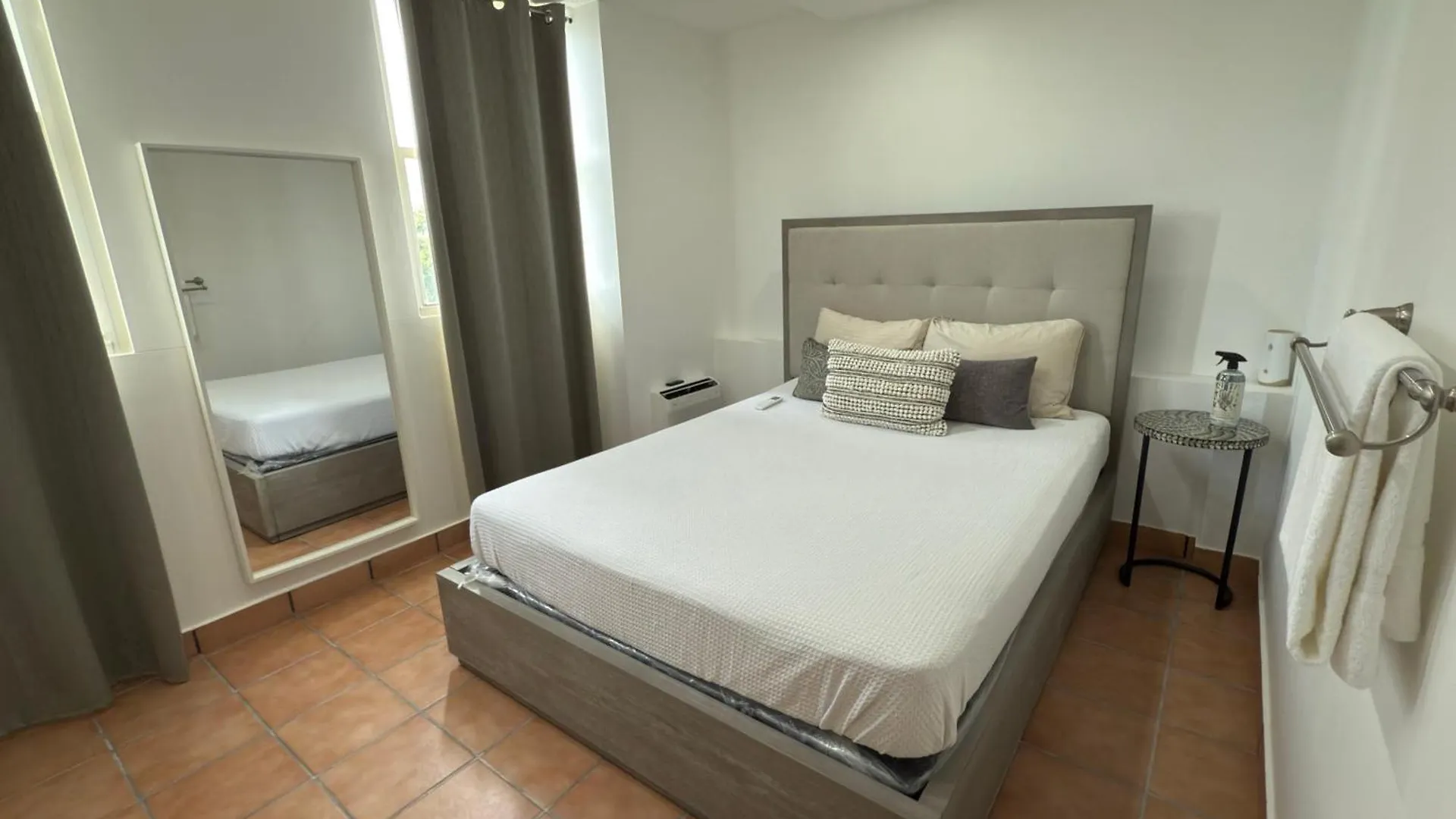 דירה סן חואן 3 Bed 1 Bath 1 Park Plaza Universidad 2000